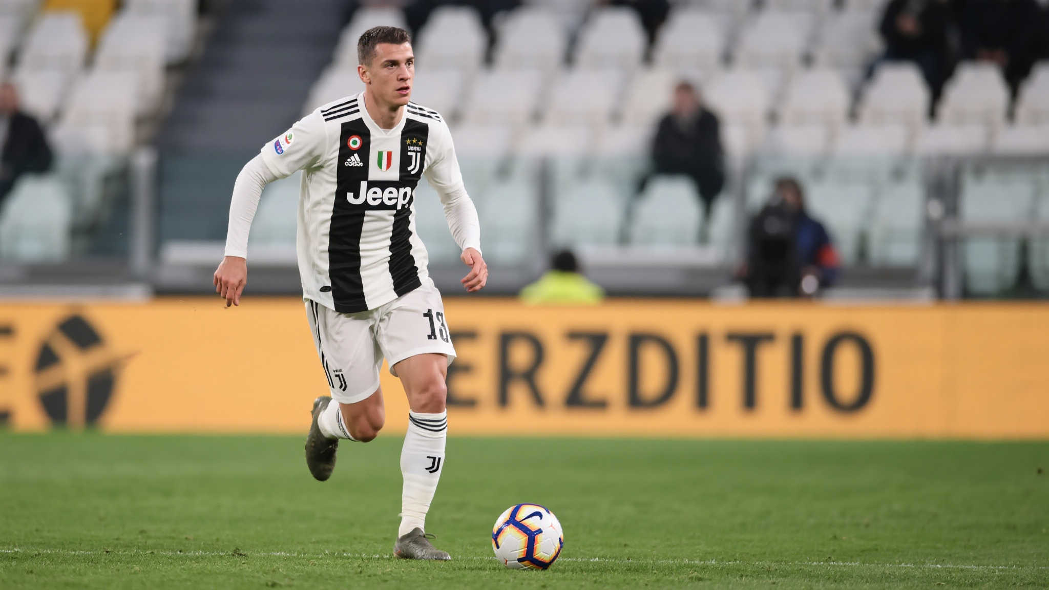 斯基拉:弗拉霍维奇夏窗确定离队,尤文已排除其未来规划 斯基拉:弗拉霍维奇夏窗确定离队,尤文已排除其未来规划