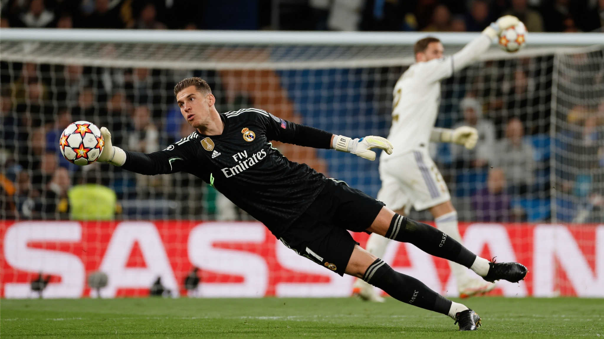 库尔图瓦神勇护门！世俱杯创单场10次扑救新纪录